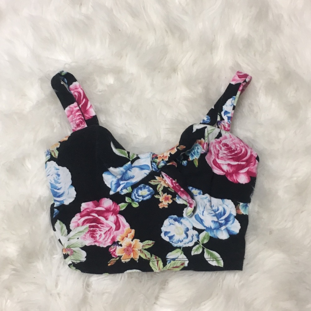 🌟FINAL PRICE DROP🌟 tie across tank crop top